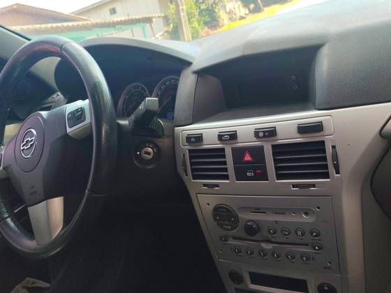 CHEVROLET VECTRA 2.0 MPFI ELEGANCE 8V 140CV FLEX 4P MANUAL